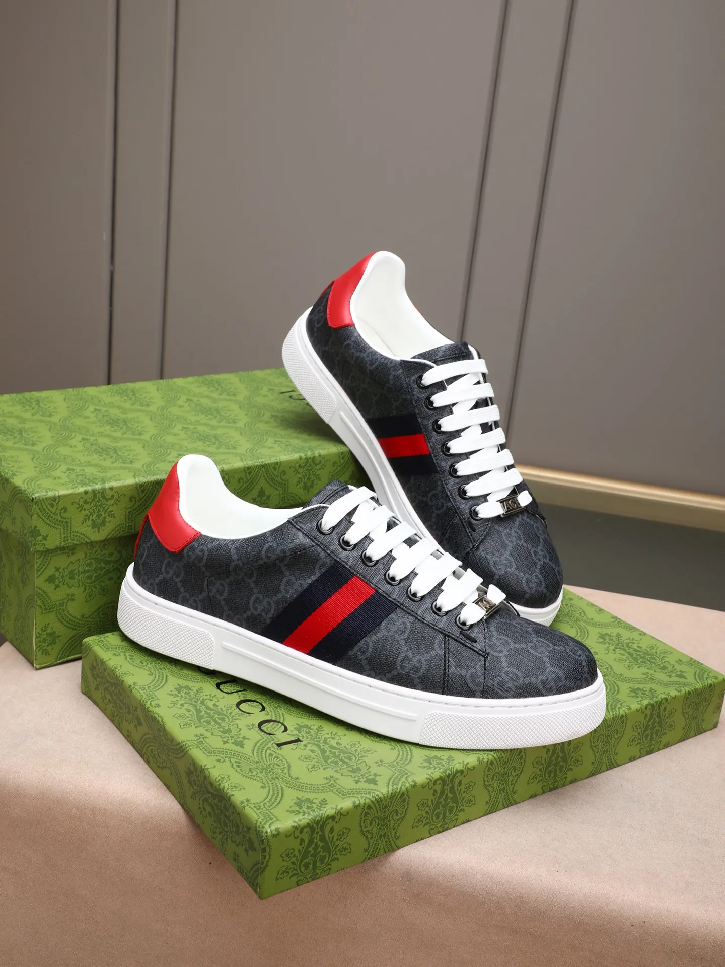 Men's shoes 💰400 [running volume version] GUGGI white shoe series! The fabric is made of imported cowhide➕Gucci special material➕sheep lining➕original rubber outsole, men's size 38-44 (45 can be customized)